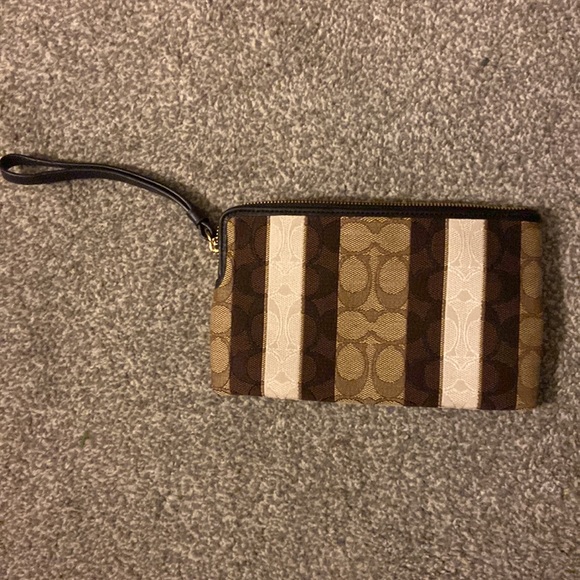 Coach wristlet - Picture 3 of 3